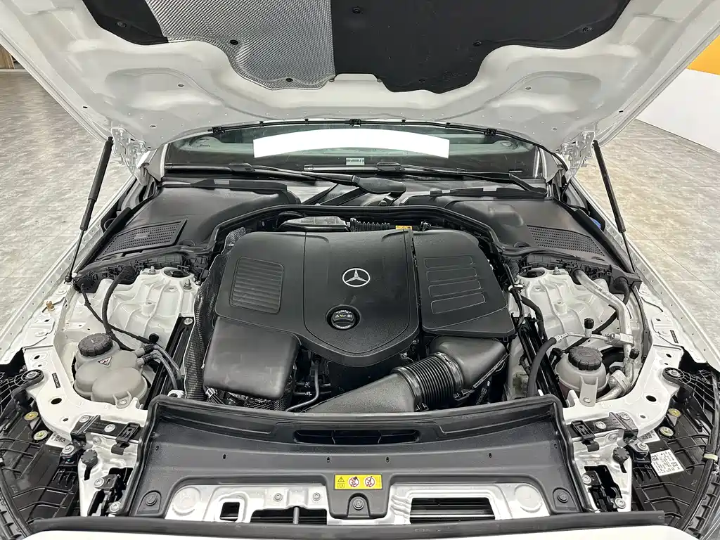 Mercedes-Benz C-Class 2024 — фото 16