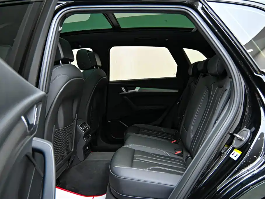 Audi Q5L 2023 — фото 12