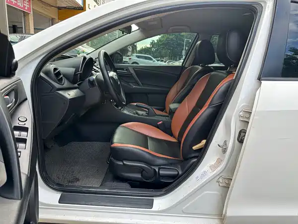 Mazda 3 Xingcheng 2013
