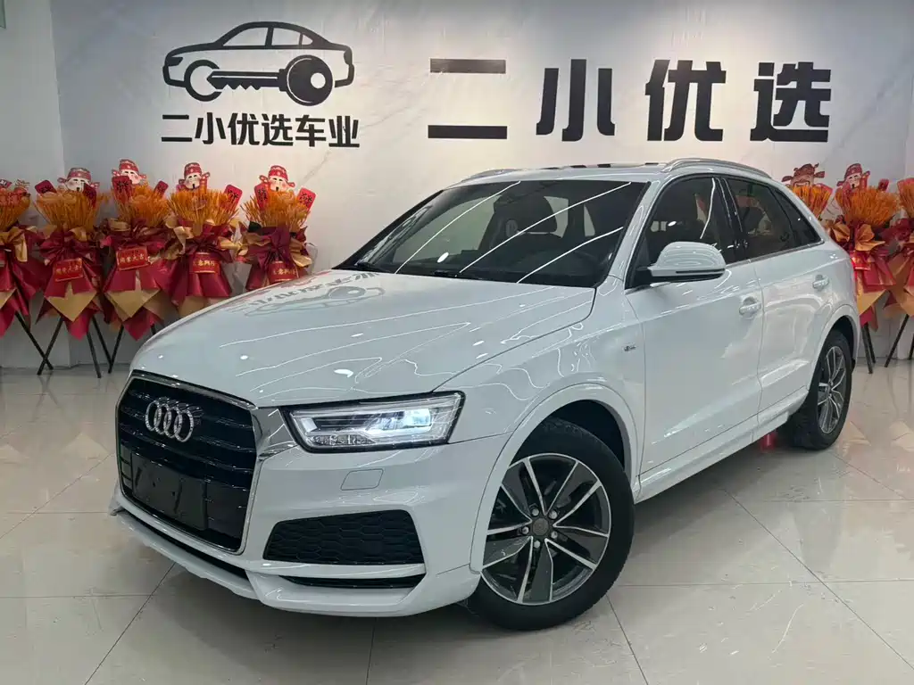Audi Q3 2018 — фото 1