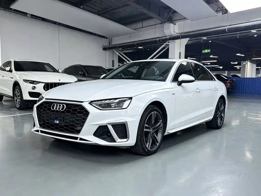 Audi A4L 2021 — фото 1