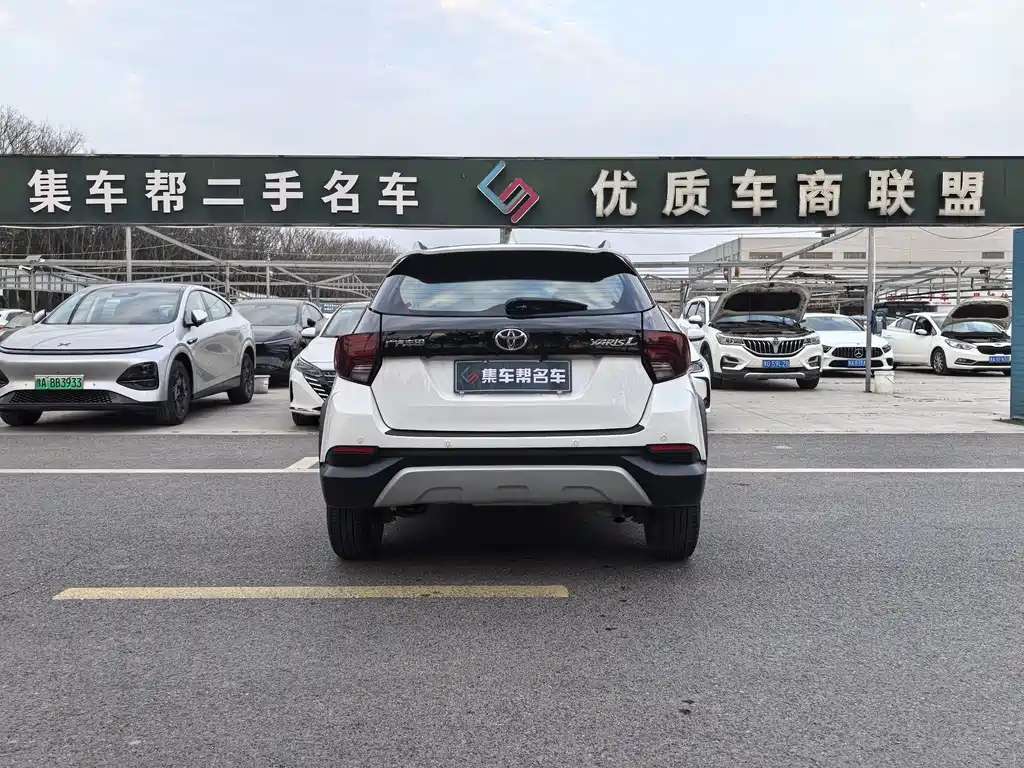 Toyota Yaris L 2021 — фото 4