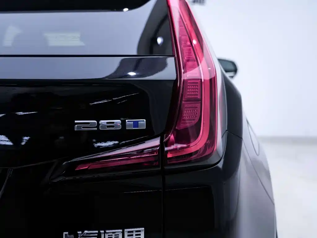 Cadillac XT4 2023 — фото 9