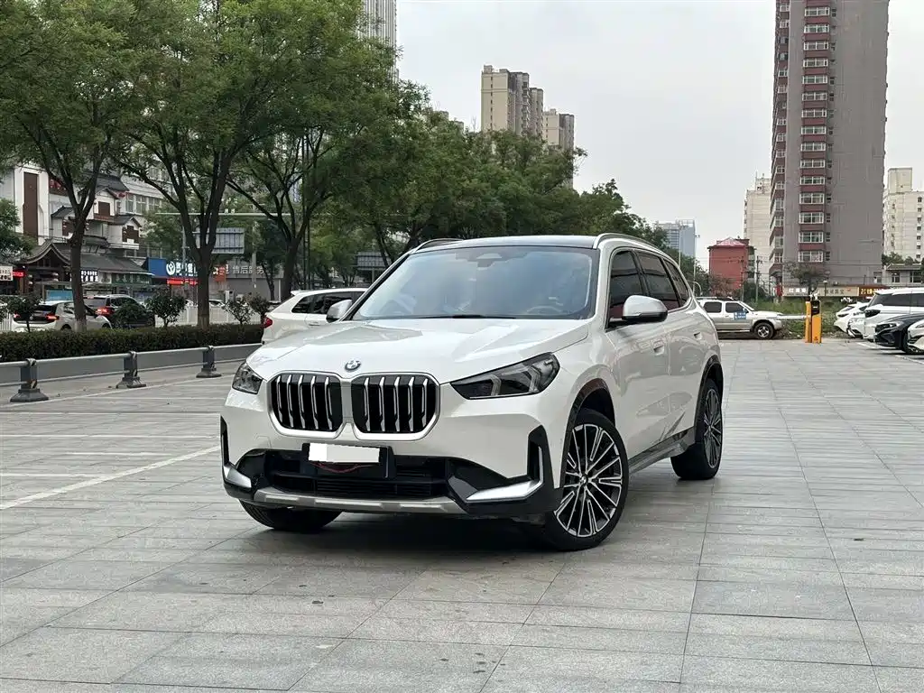 BMW X1 2024 — фото 1