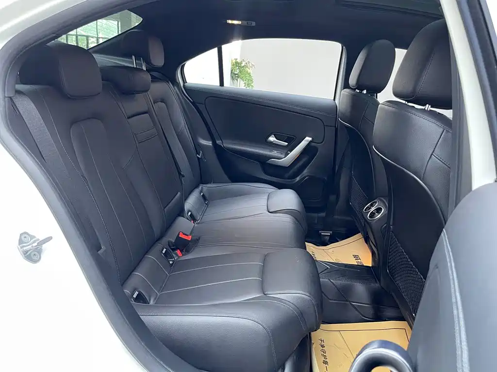 Mercedes-Benz A-Class 2022 — фото 14