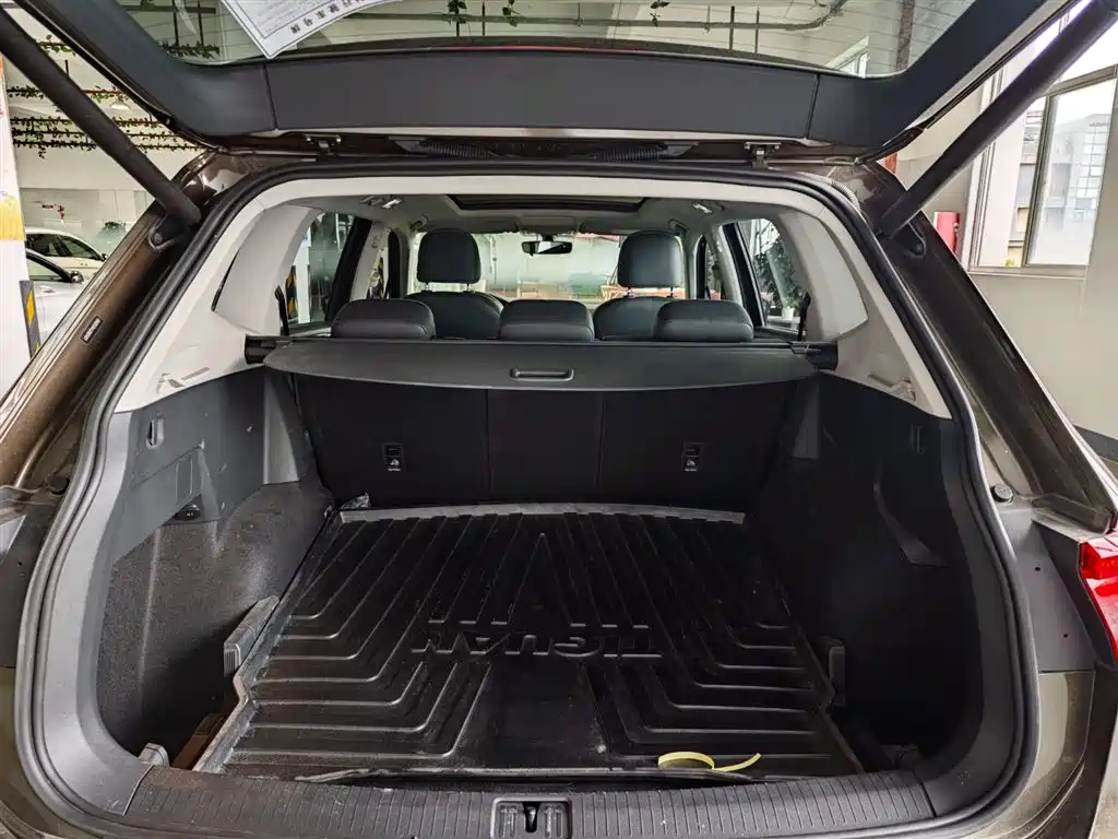 Volkswagen Tiguan L 2017 — фото 26