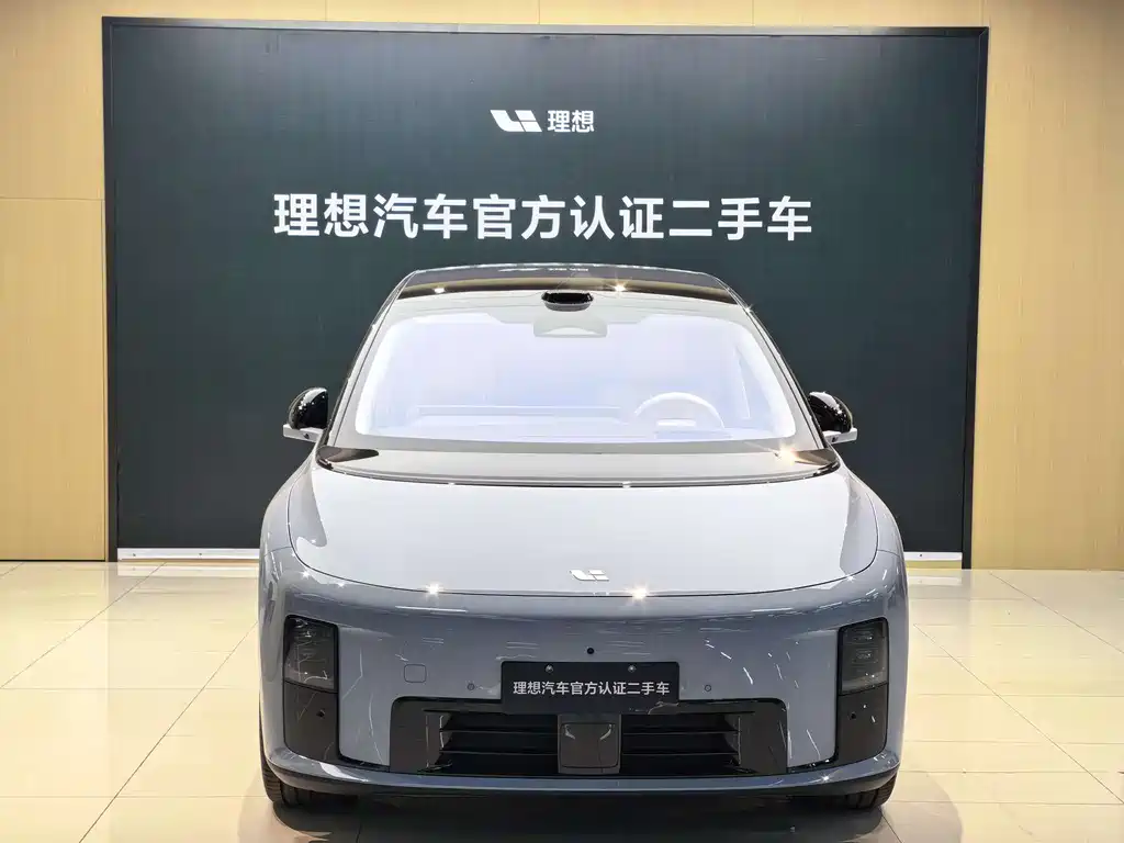 Li Auto i8 2025