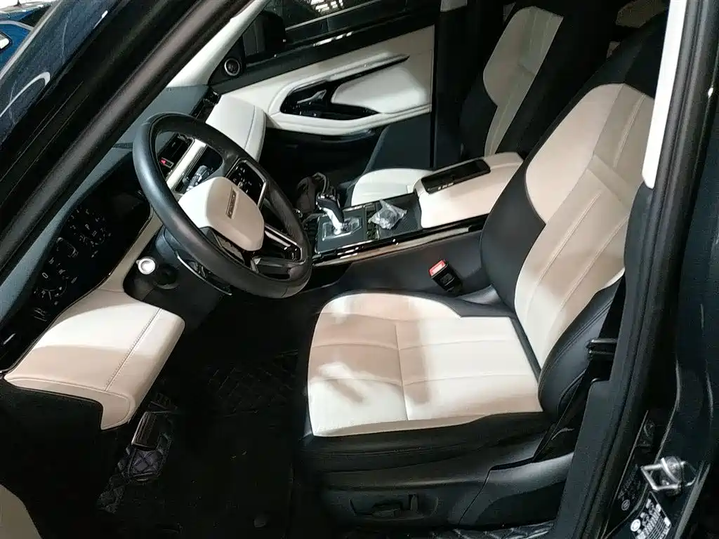Land Rover Evoque 2022 — фото 11