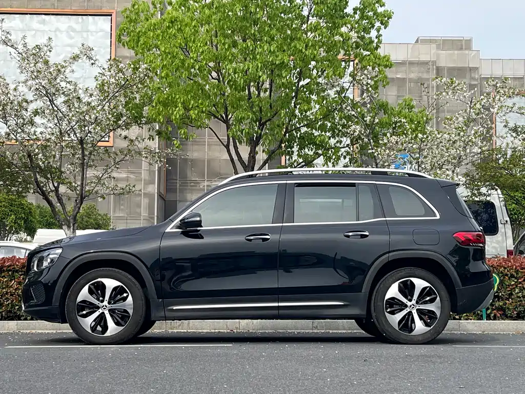 Mercedes-Benz GLB 2023 — фото 6