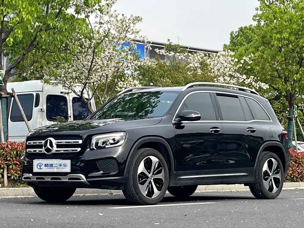 Mercedes-Benz GLB 2023 — фото 1