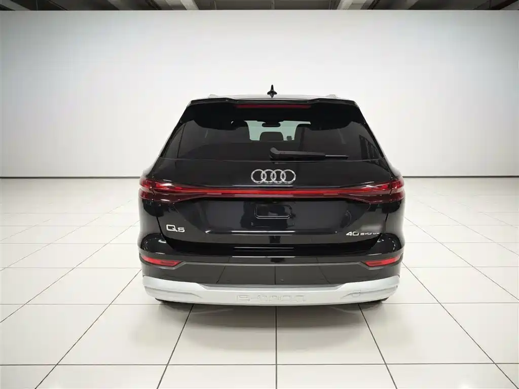 Audi Q5 e-tron 2023 — фото 6