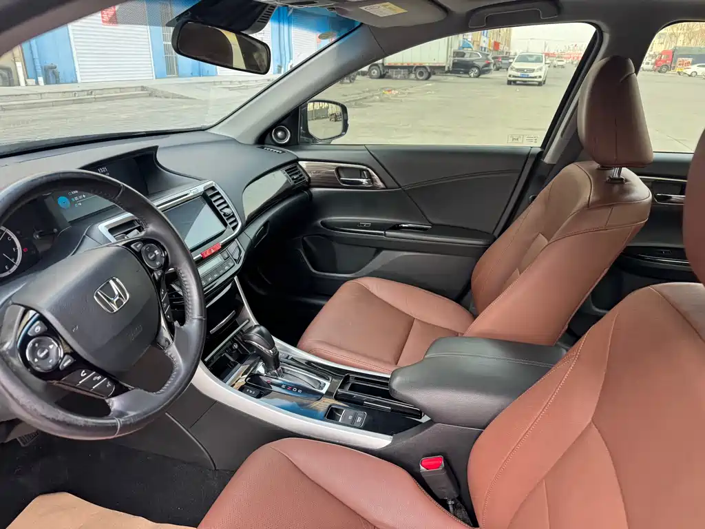 Honda Accord 2016 — фото 6
