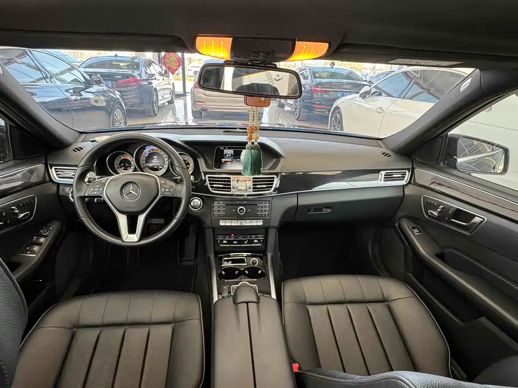 Mercedes-Benz E-Class 2016 — фото 9