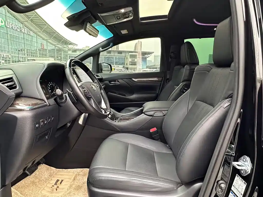 Toyota Vellfire 2022 — фото 13
