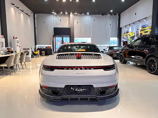 Porsche 911 2021