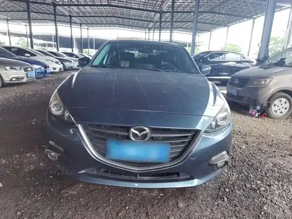 Mazda 3 Axela 2015