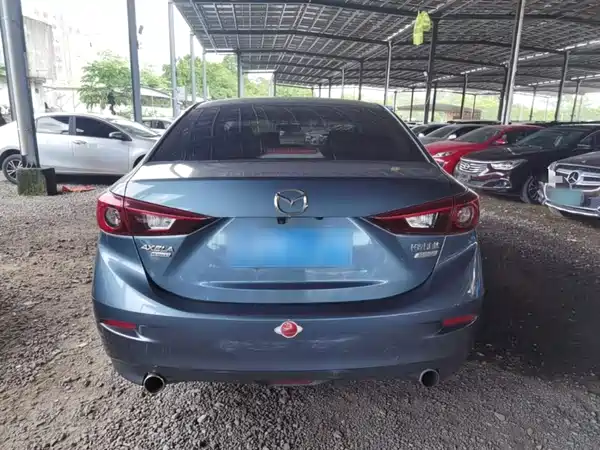 Mazda 3 Axela 2015
