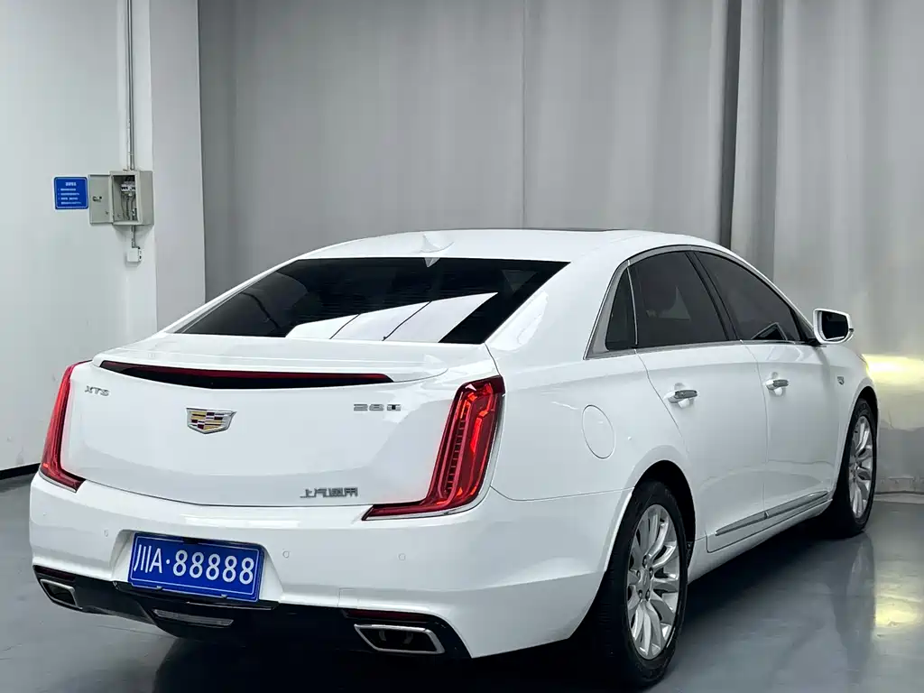 Cadillac XTS 2018 — фото 11