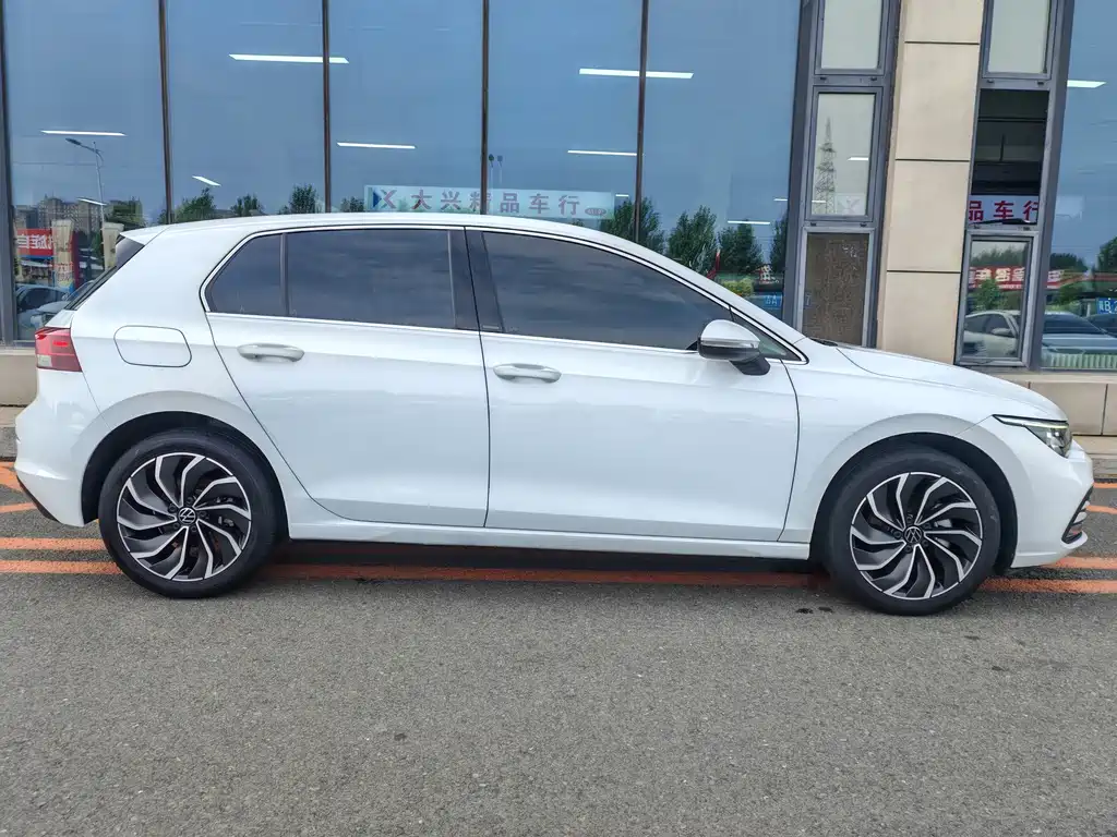 Volkswagen Golf 2023