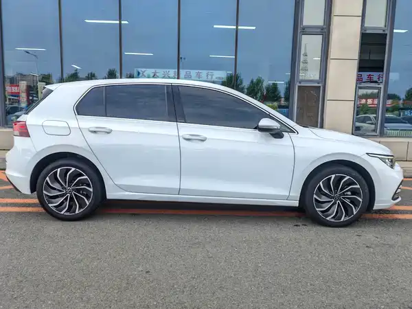 Volkswagen Golf 2023