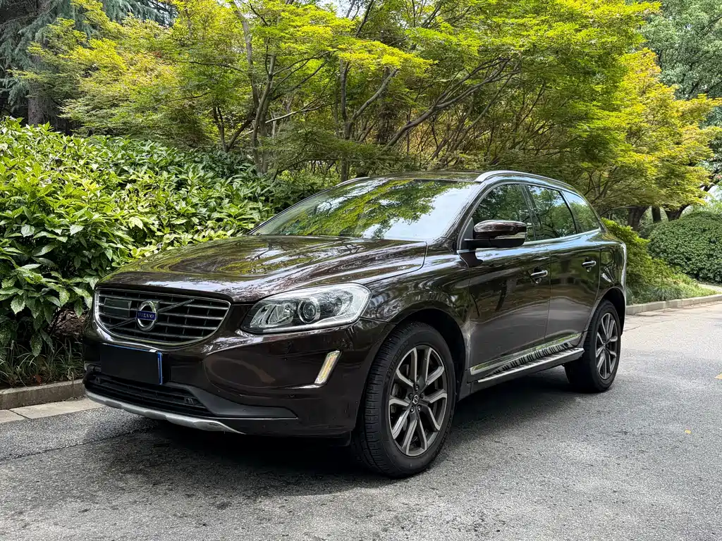 Volvo XC60 2017 — фото 1