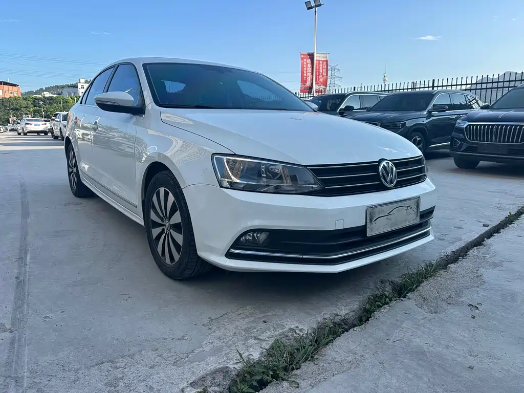 Volkswagen Sagitar 2018
