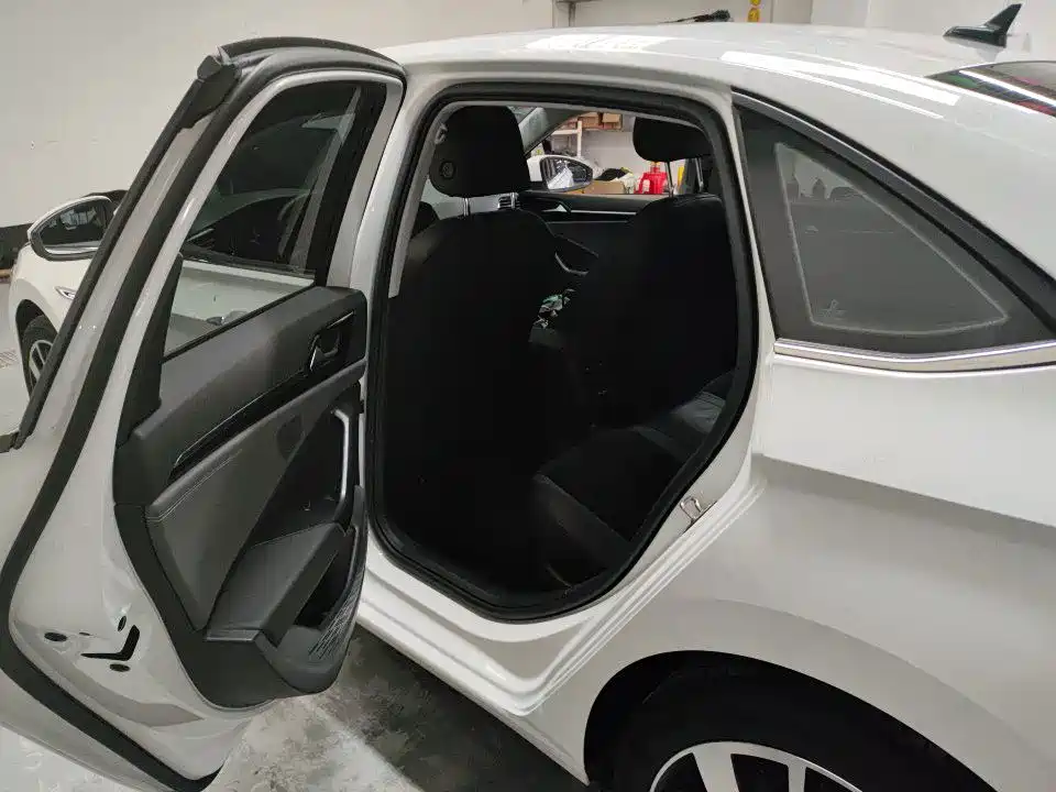 Volkswagen Sagitar 2022