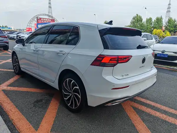 Volkswagen Golf 2023