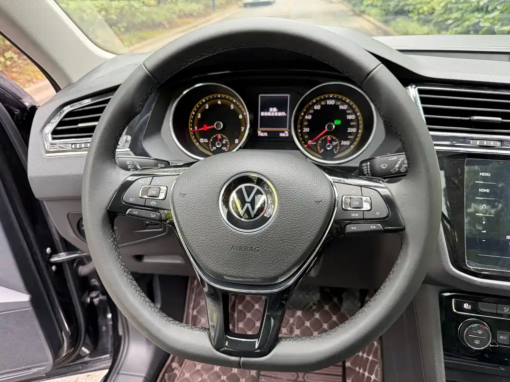 Volkswagen Tiguan L 2021