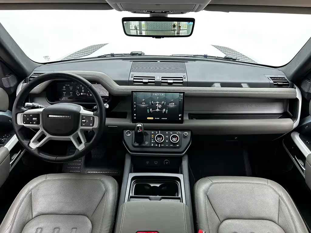Land Rover Defender 2021 — фото 20