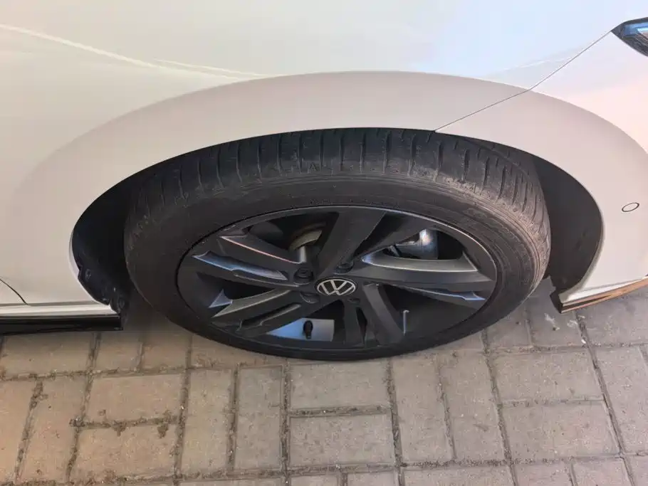 Volkswagen Golf 2023