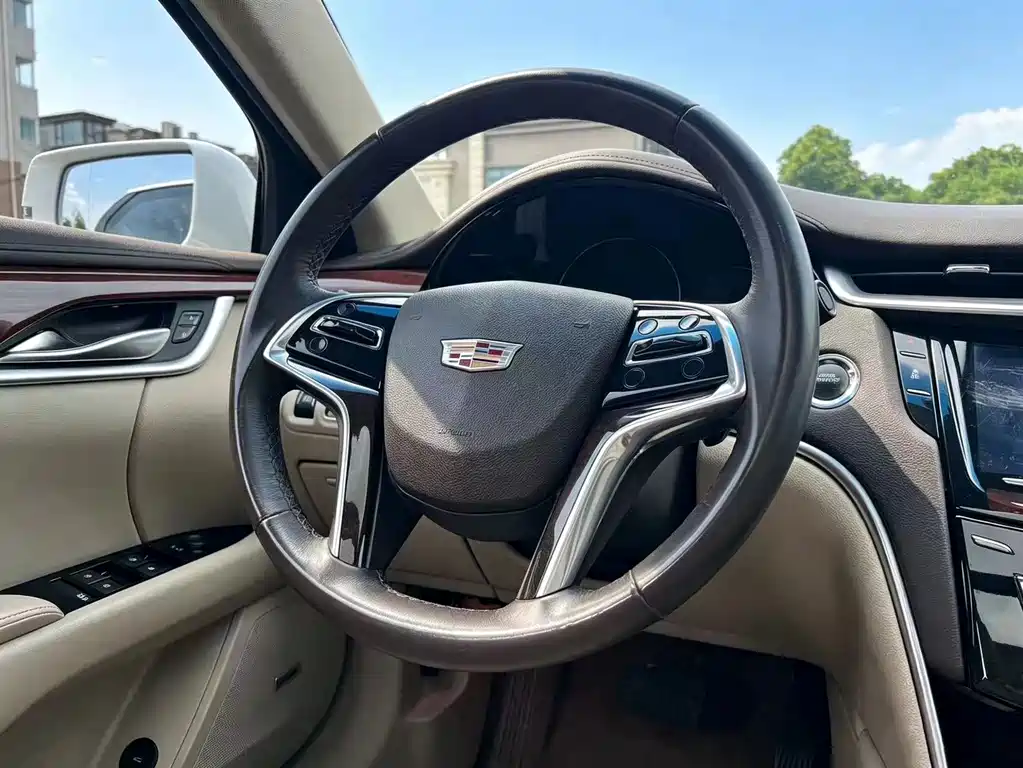 Cadillac XTS 2016 — фото 12