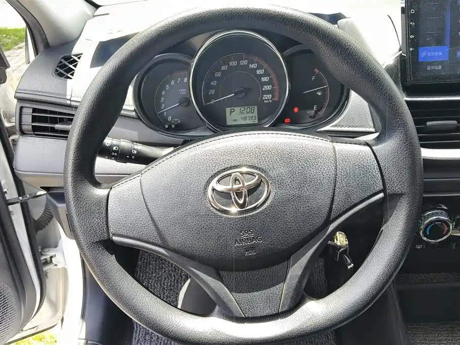 Toyota Yaris L 2020 — фото 14