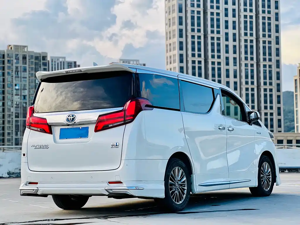 Toyota Alphard 2020 — фото 12