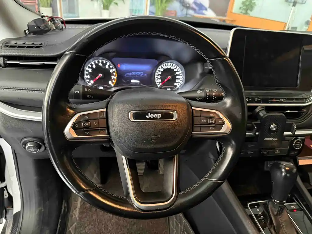 Jeep Compass 2021 — фото 12
