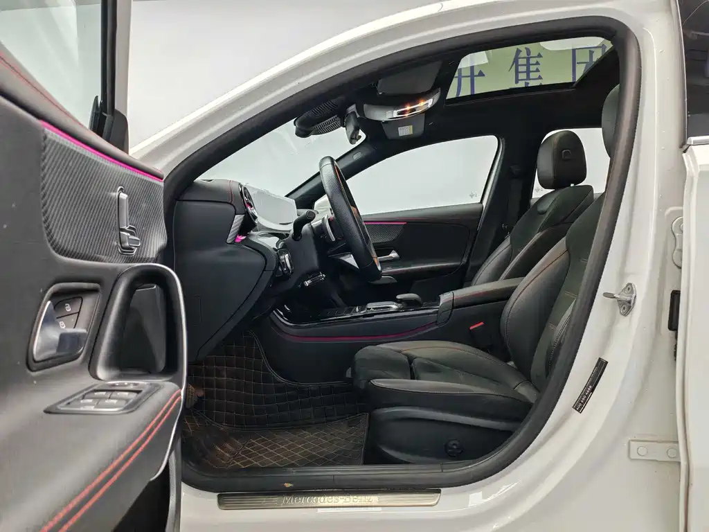 Mercedes-Benz A-Class 2023 — фото 11