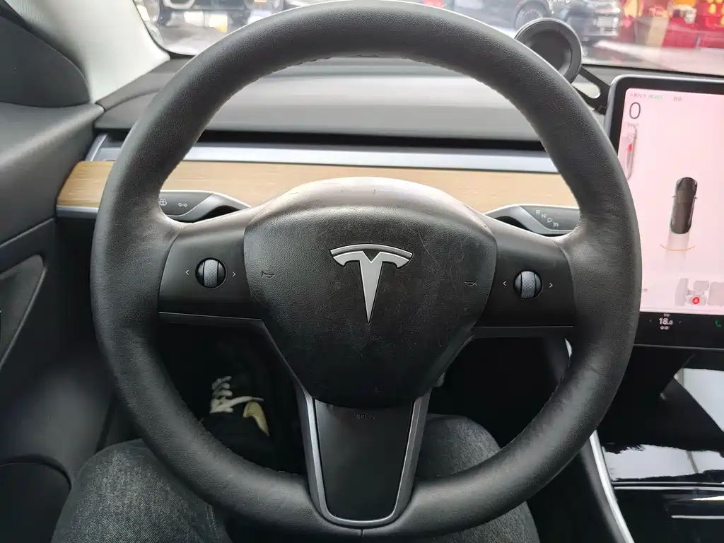 Tesla Model 3 2020 — фото 12