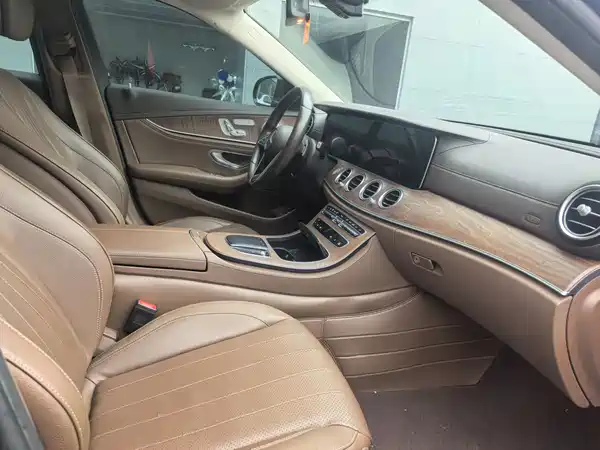 Mercedes-Benz E-Class 2022