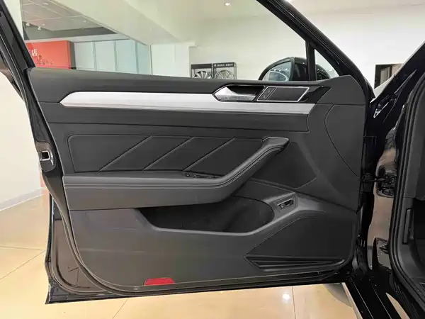 Volkswagen Magotan 2025