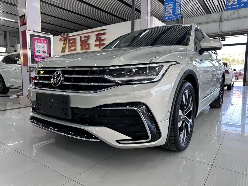 Volkswagen Tiguan L 2021 — фото 1