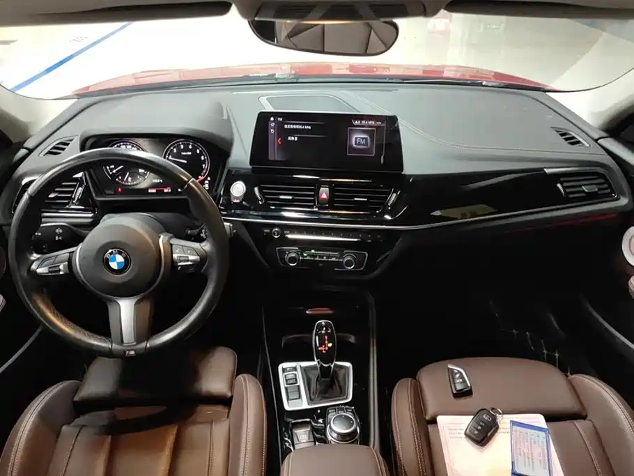 BMW 1 Series 2021 — фото 12