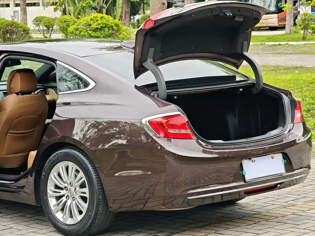 Buick LaCrosse 2017 — фото 14