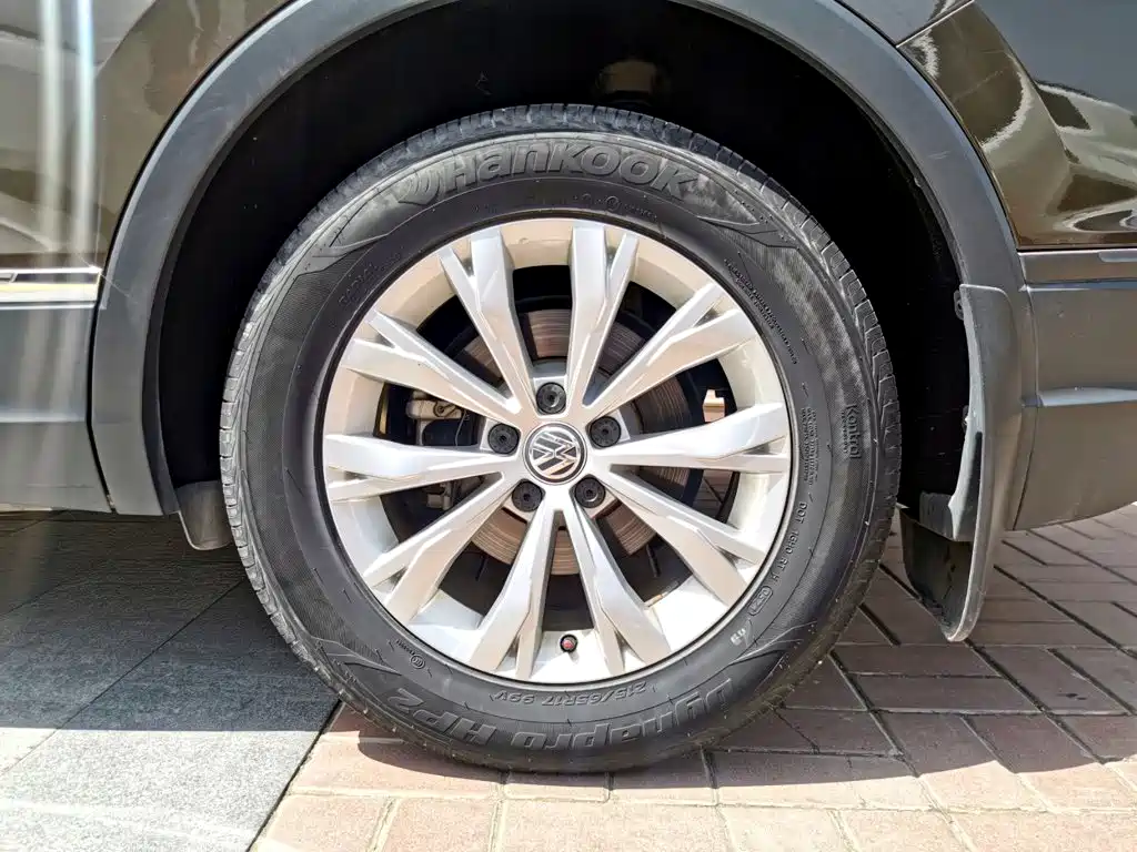 Volkswagen Tiguan L 2017 — фото 18
