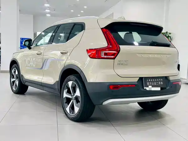 Volvo XC40 2024