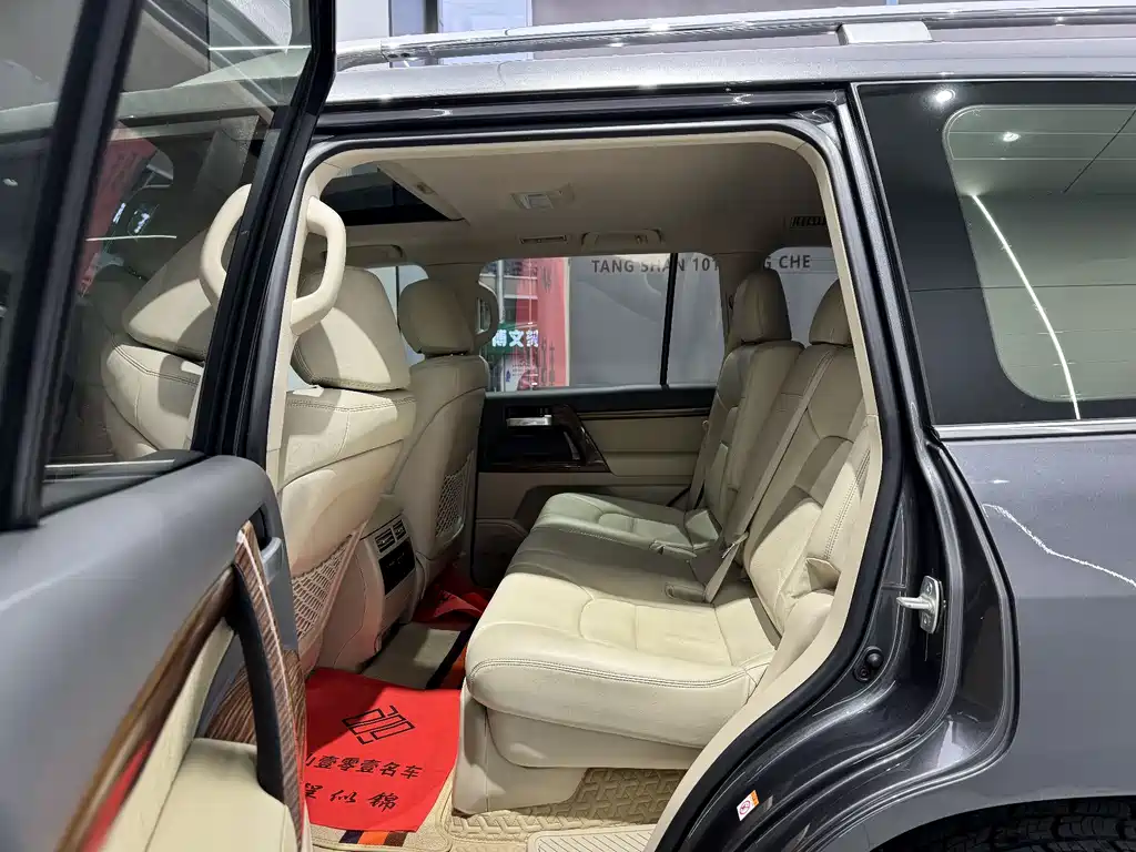 Toyota Land Cruiser 2019 — фото 25