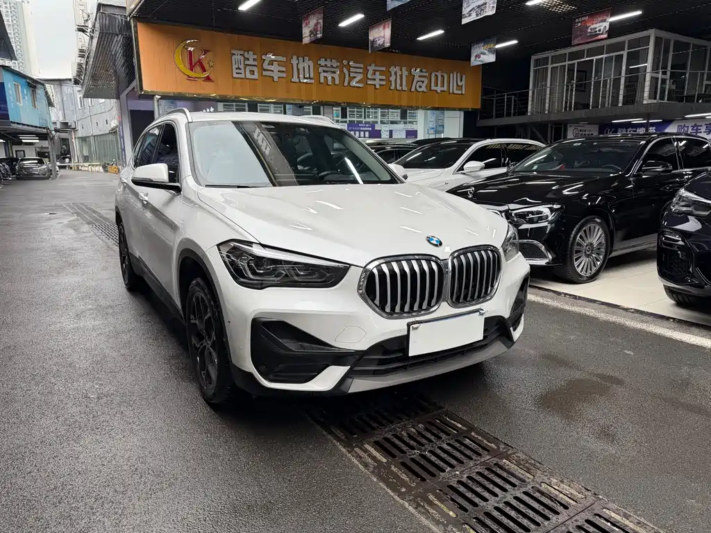 BMW X1 2022 — фото 3