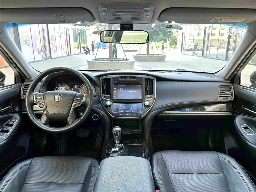 Toyota Crown 2019 — фото 16