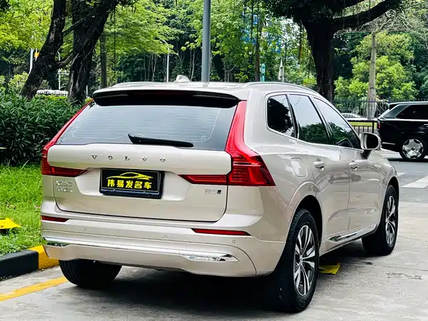 Volvo XC60 2025