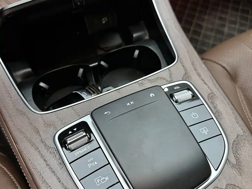 Mercedes-Benz E-Class 2021 — фото 16