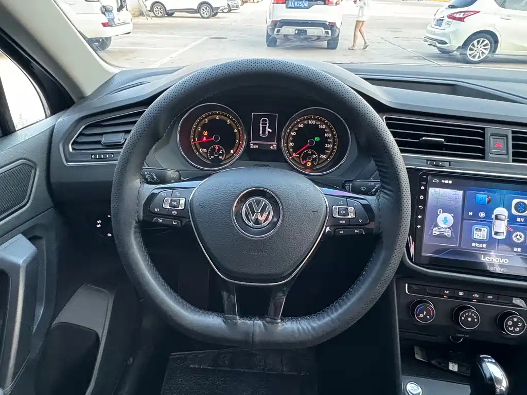 Volkswagen Tiguan L 2020 — фото 13